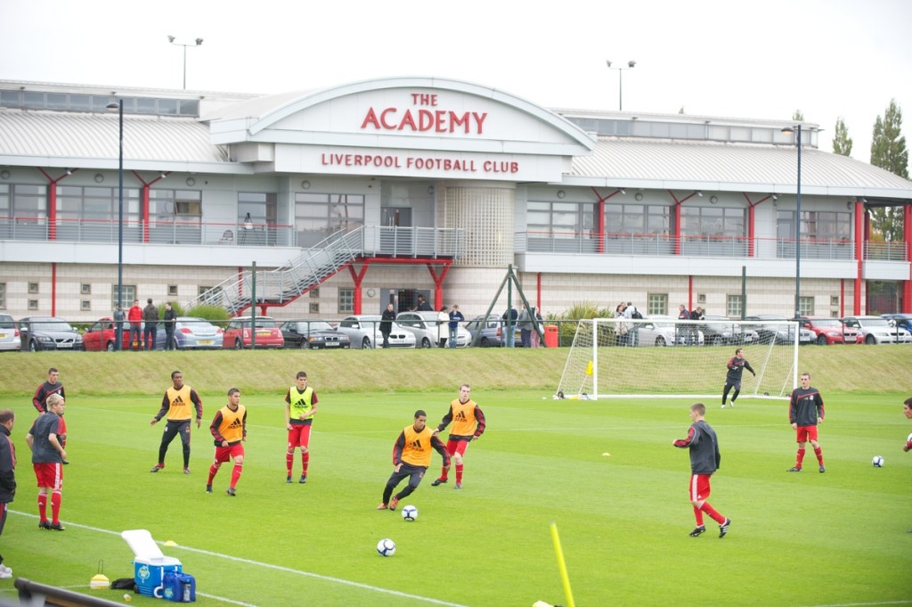 LIVERPOOL, ENGLAND - Saturday, September 26, 2009: Liverpool players warm-up before the FA Premier Academy League match against Manchester City at the Kirkby Academy. (Pic by David Rawcliffe/Propaganda)