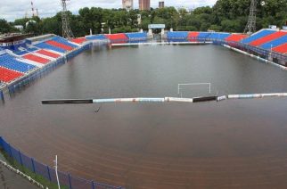 Stadion w Chabarowsku podczas powodzi