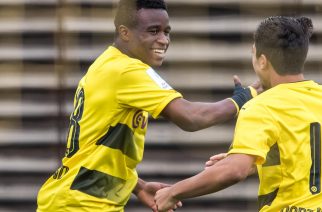 DORTMUND, GERMANY - AUGUST 19: Youssoufa Moukoko (L) celebrates his goal with Immanuel Pherai  (R) during the B Juniors Bundesliga match between Borussia Dortmund and FC Viktoria Koeln on August 19, 2017 in Dortmund, Germany. (Photo by Lukas Schulze/Bongarts/Getty Images)