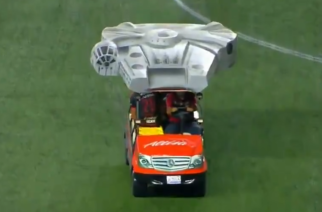 Sokół Millennium jako pojazd przeznaczony dla kontuzjowanych graczy. Nietypowy pomysł w lidze meksykańskiej!