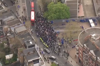 Zamieszanie wokół Stamford Bridge. Kibice wyszli na ulice! [WIDEO]