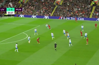 Liverpool deklasuje Manchester United. Piękna asysta Mane przy golu Salaha! [WIDEO]